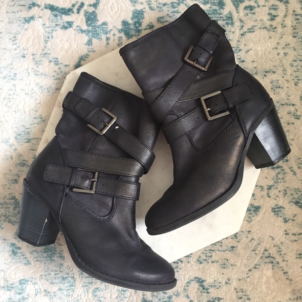 🖤 Old Navy Charcoal Gray Heeled Boots 🖤